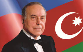  Ümummilli Lider Heydər Əliyevin böyük Azərbaycan rəssami Səttar Bəhlulzadənin anadan olmasının 85 i